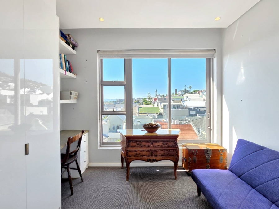 To Let 2 Bedroom Property for Rent in Green Point Western Cape